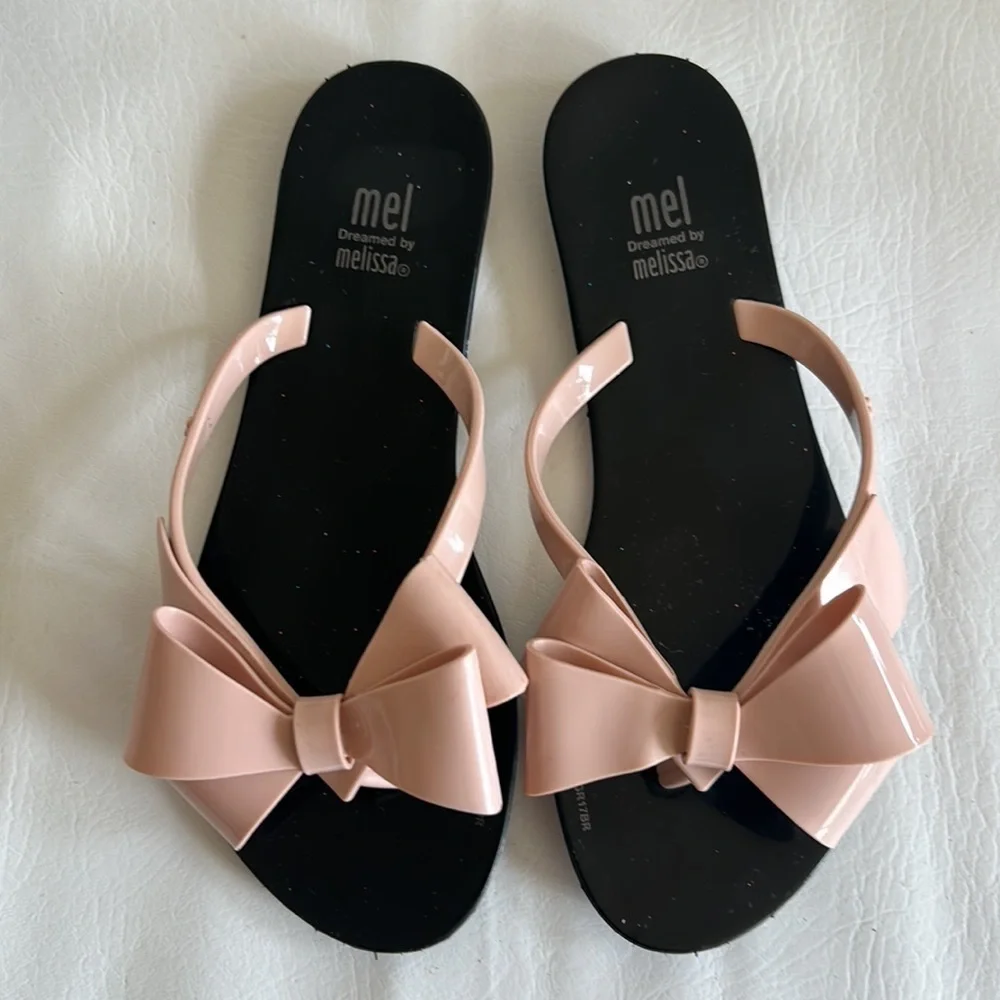 New in the box Mel, dreamed by Melissa harmonic bow III INF black/pink girls